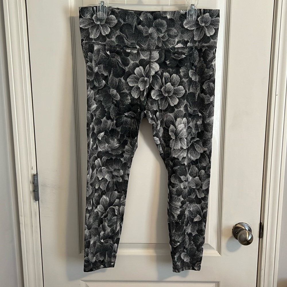 Athleta Elation Textured tight